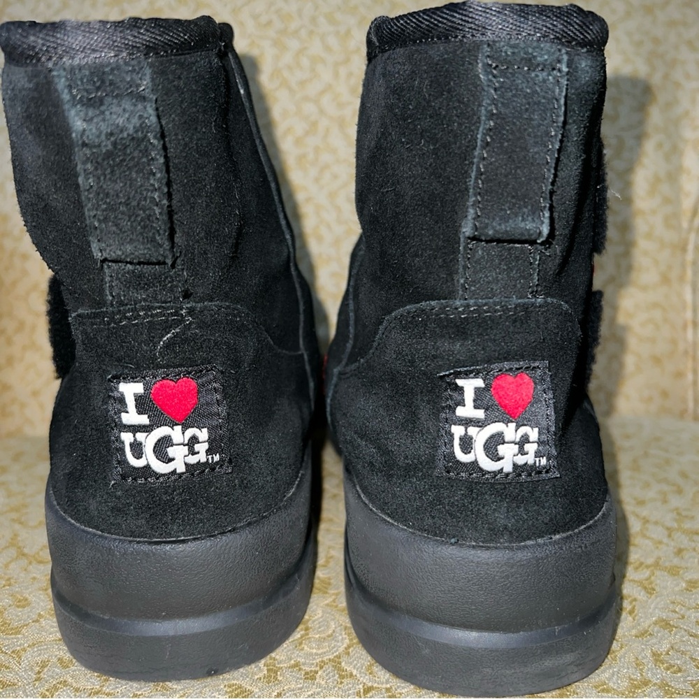 UGG Black Ankle Boots with Red Stitching winter stylish - Picture 3 of 6